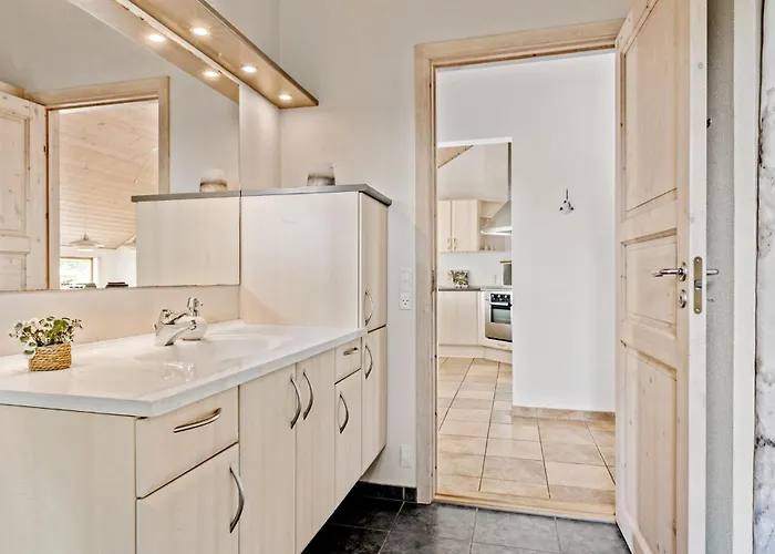 בית נופש Gorgeous In With Kitchen Hemmet